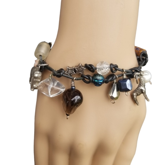 VINTAGE AFRICA THEME CHARM MEDLEY  BRACELET - Picture 1 of 7